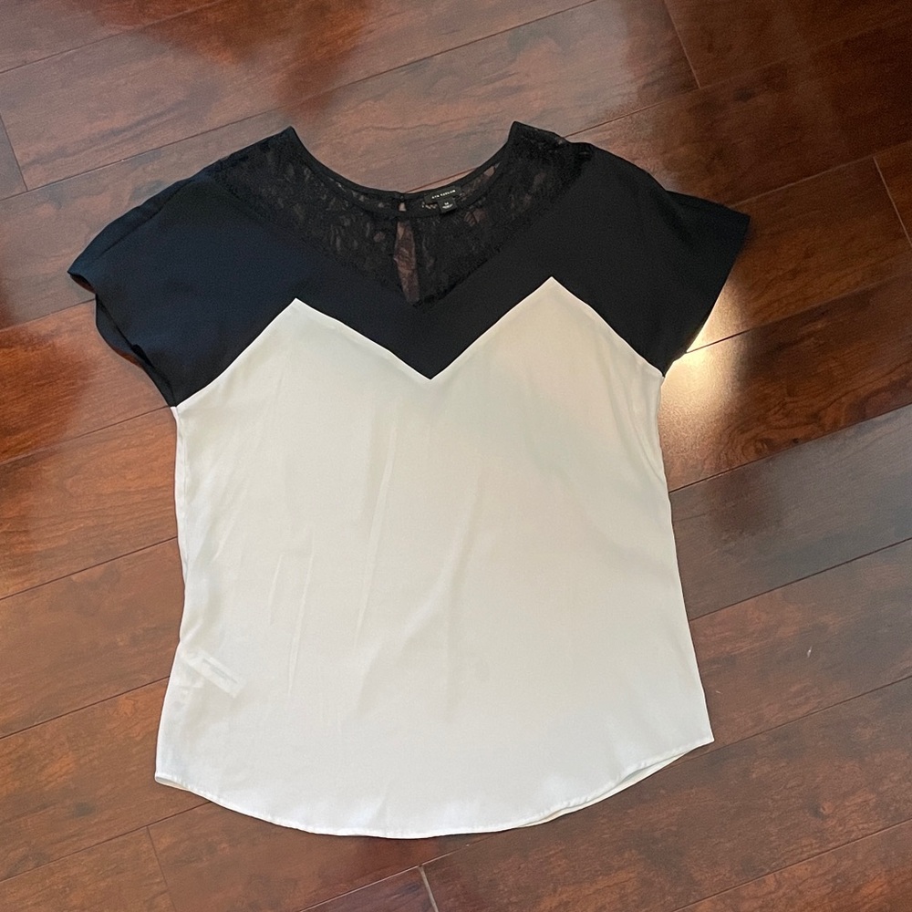 Ann Taylor Asymmetrical Lace Cap Sleeve Blouse in Blue and White